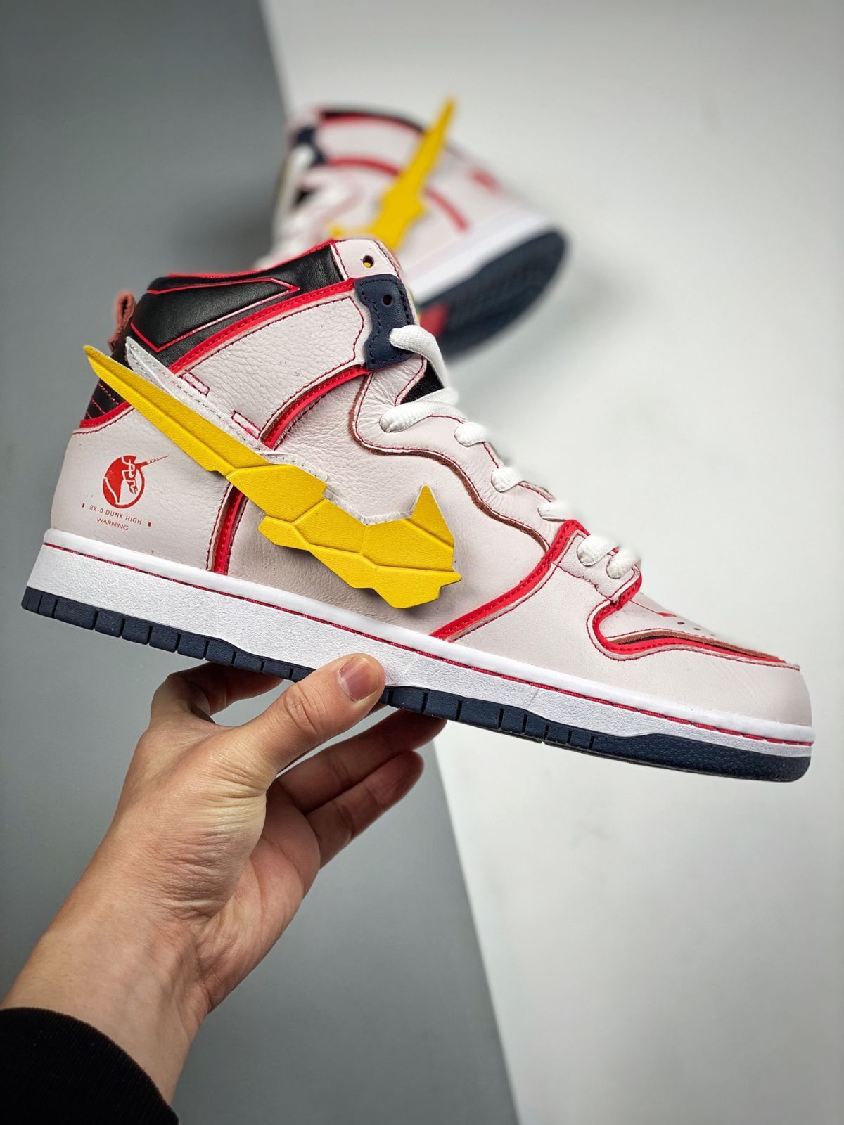 Gundam Unicorn × Nike SB Dunk High PRO QS 