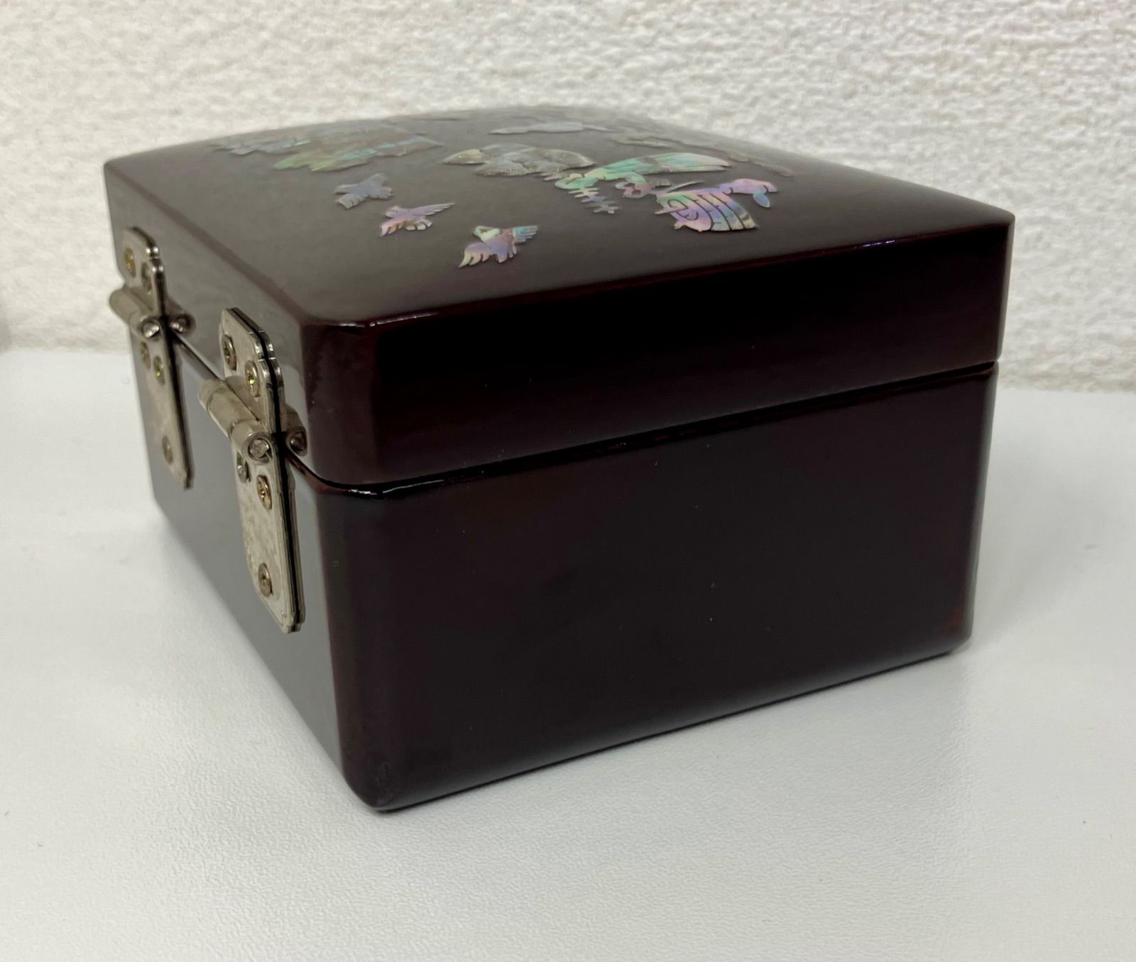 韓国】伝統 螺鈿細工 貝殻装飾 漆器 オルゴール付き宝石箱