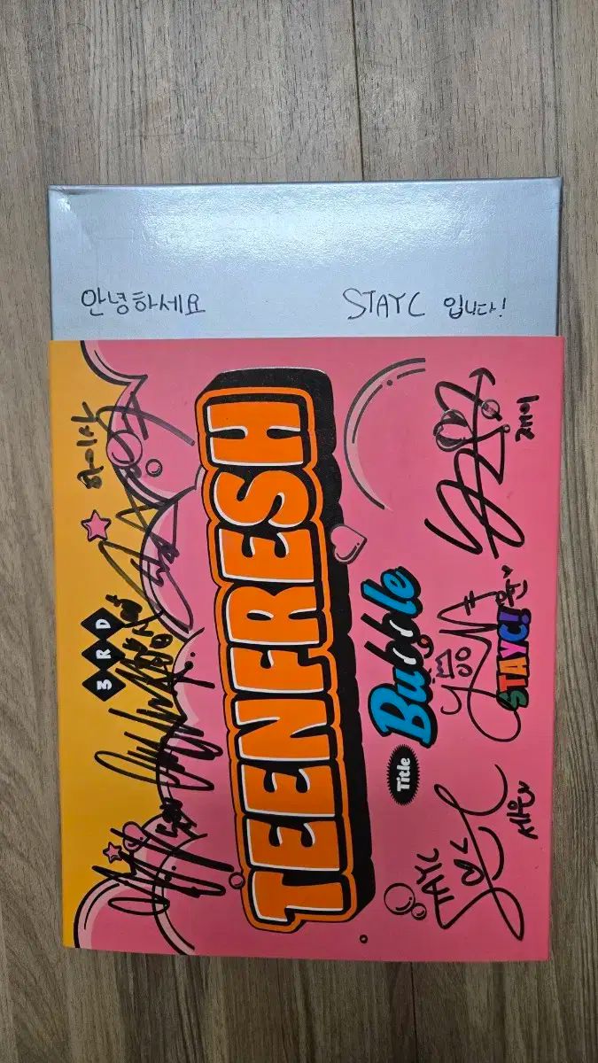 STAYC サイン入りクリアファイル STAYC(ステイシー) サイン入り STAYC（ステイシー）サイン アルバム