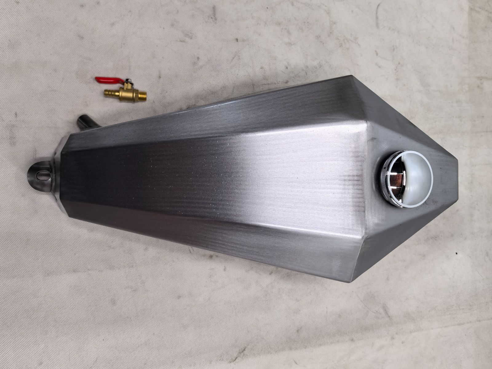 T-162 汎用品 ハーレー用 9L コフィンタンク カスタムタンク