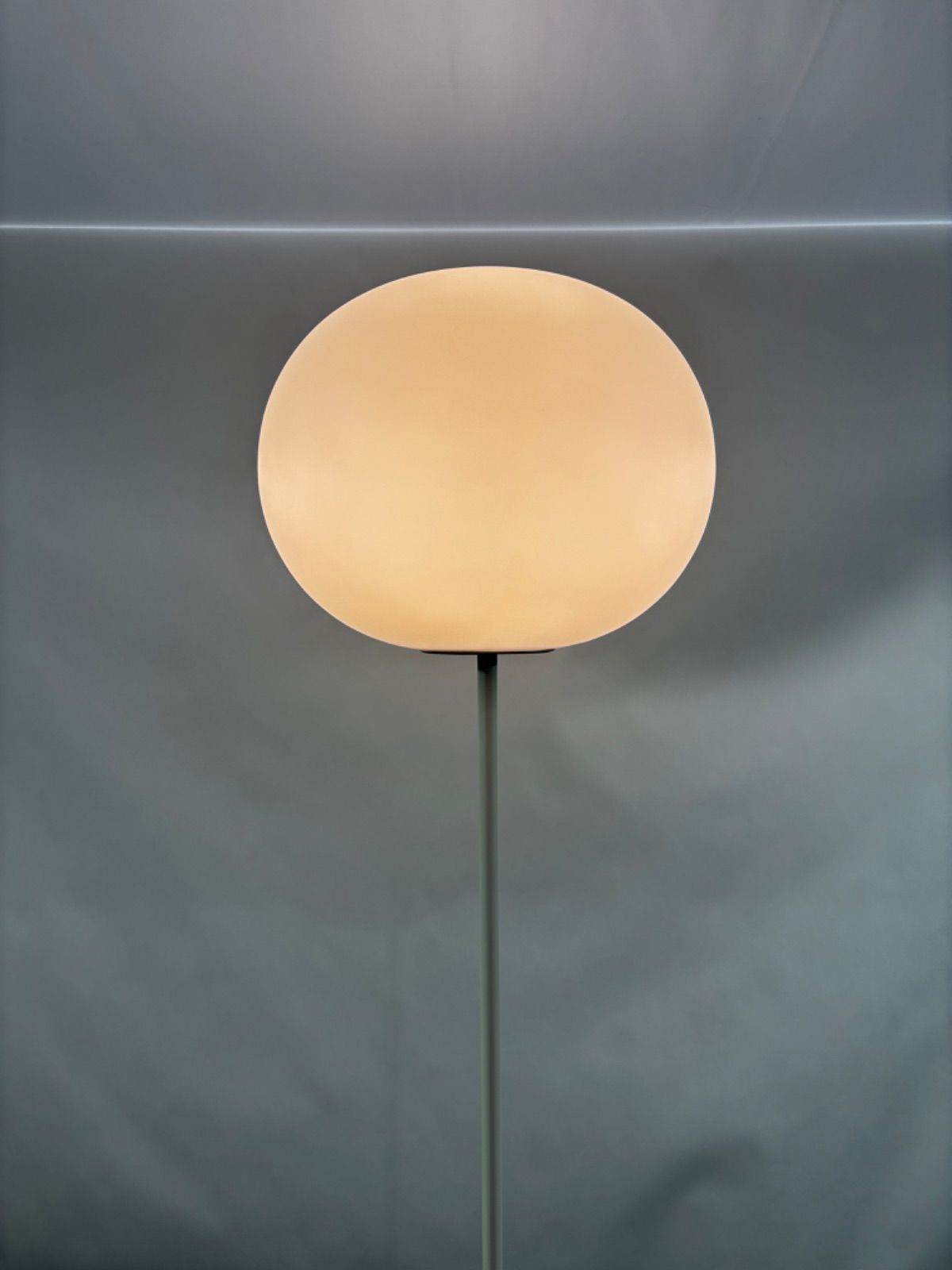 ちむちむ様 ? FLOS フロス GLO-BALL F3 フロアスタンド 吹きガラス 乳白色ライト