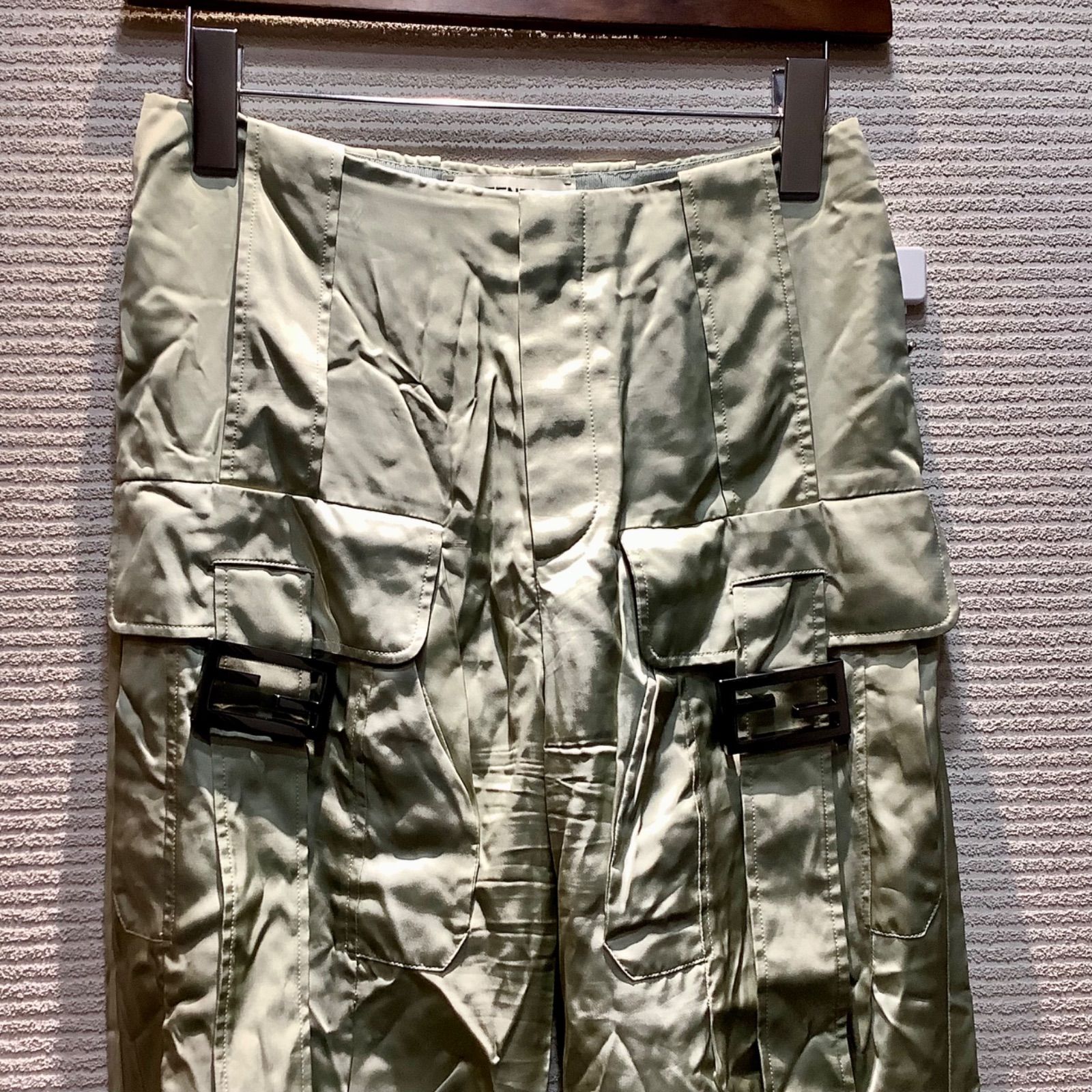 完売品☆アディダスAdileniumシーズン2カーゴパンツカーキ茶緑L男女兼用 アディダス Adilenium シーズン 2 カーゴパンツ（ジェンダー