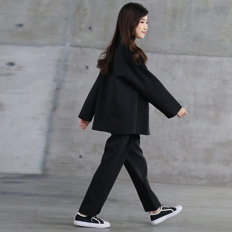 女の子