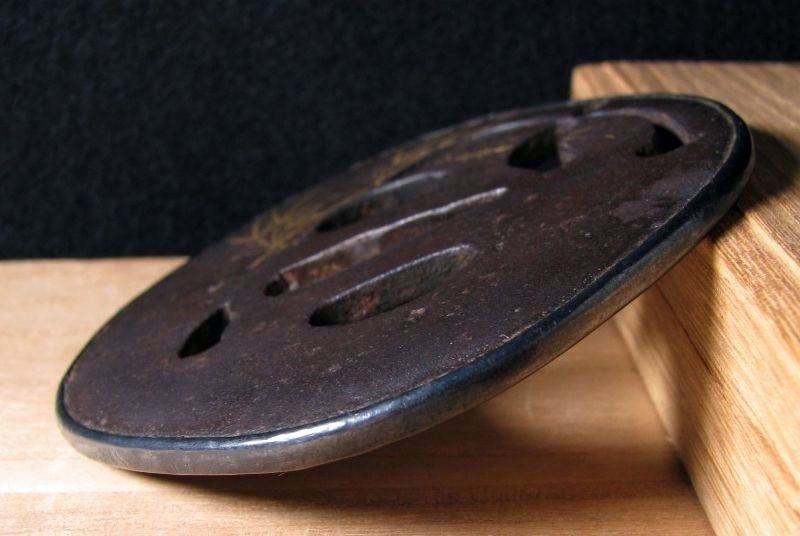 時代武具 鉄地菱形鍔 金色絵 赤銅覆輪 桐箱付 江戸時代/鐔/22f015