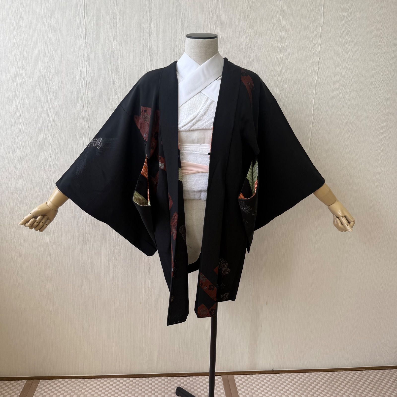 着物 袷 羽織 和装コート コート 黒羽織 黒 桐 リサイクル着物 c-573