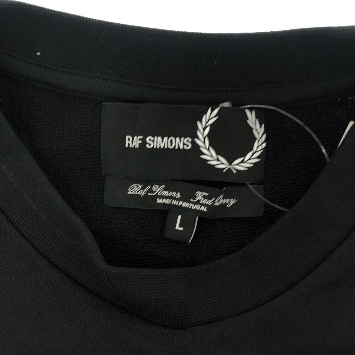 RAF SIMONS × FRED PERRY ラフシモンズ × フレッドペリー ロゴプリントスウェットトレーナー ブラック L SM4211 -  メルカリ