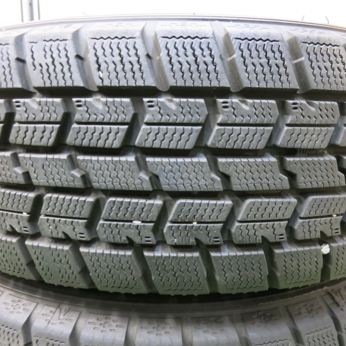 送料無料]バリ溝！21年！9.5分以上☆スタッドレス 175/65R15