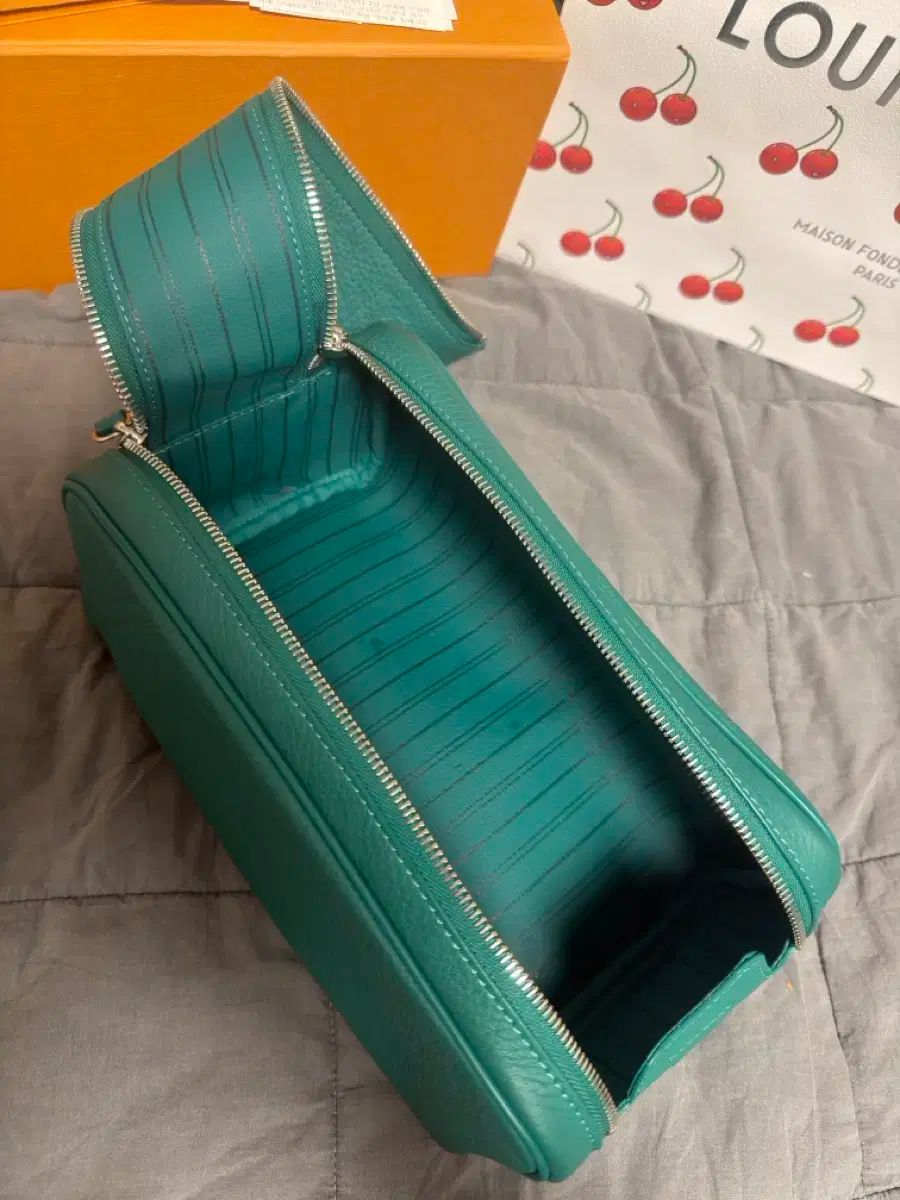 ルイヴィトン ドルキーキット GREEN COLOR