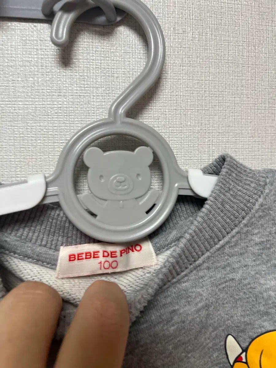 DE BEBE PINOレイチェル・チュチュ・スウェットシャツ &frasl; BP44MR224 | PINO 正規品 PINO] (BEBE PINO) 韓国 韓国ブランド BONZ Sweat PINOオールオーバー・リボンチェリー・フリルスウェット
