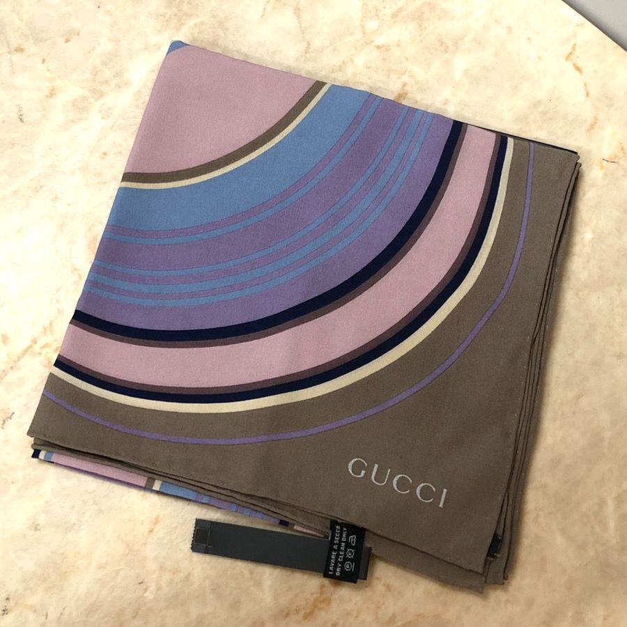 GUCCI グッチ 大判 スカーフ シルク100％ ブラウン系 - メルカリ