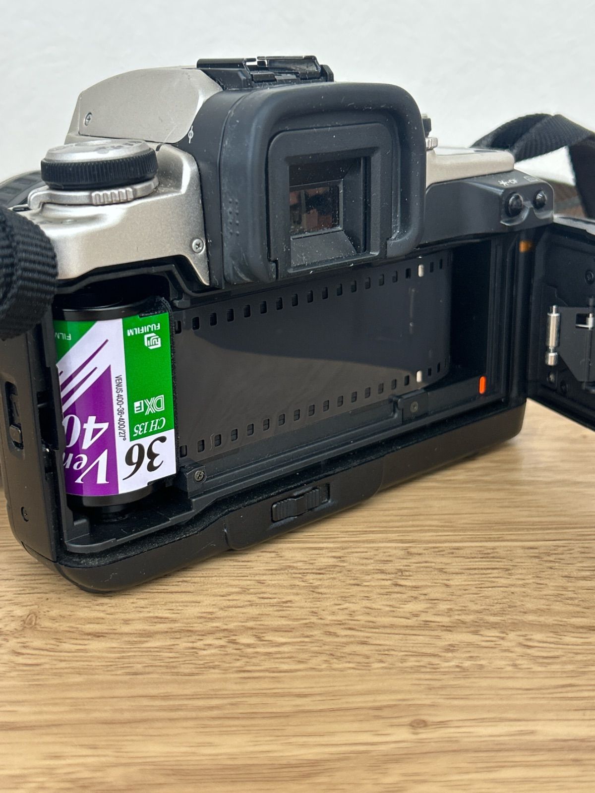 ☆【通電未確認】Canon EOS 55フィルムカメラ ズームレンズ28