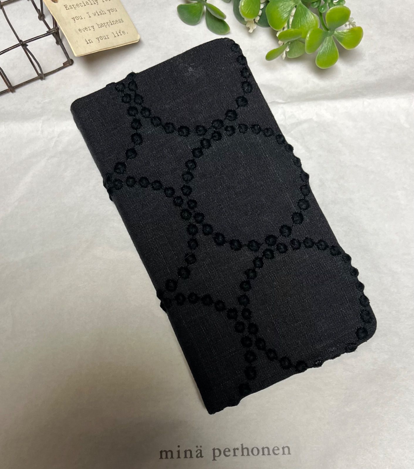 現品限り】ミナペルホネン charcoal タンバリン＊iPhone 11pro