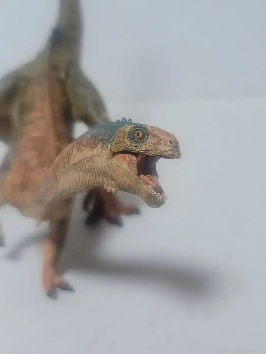 パポ 恐竜フィギュア チレサウルス 動物 生き物 - メルカリ