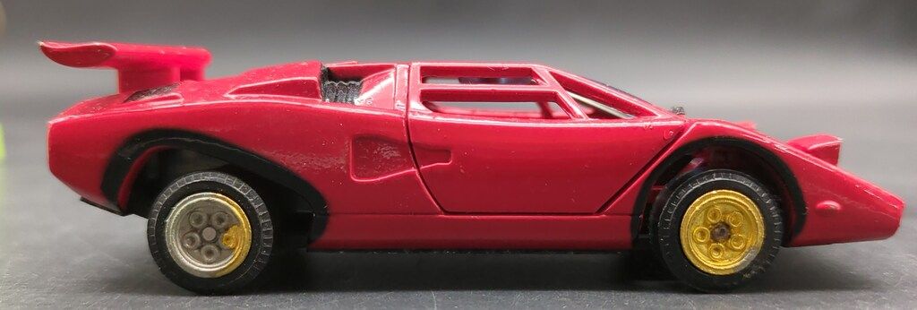 サクラ 1/43 スーパーカー ランボルギーニカウンタックLP500S/赤