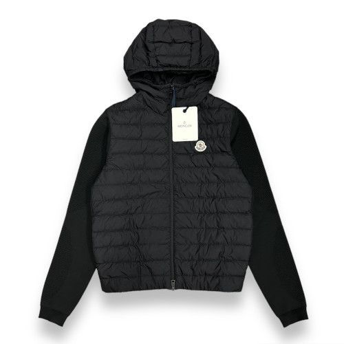 MONCLER ロゴパッチ フロント ダウン パーカー ビッグロゴ 新品 MONCLER ロゴパッチ フロント ダウン パーカー ビッグロゴ
