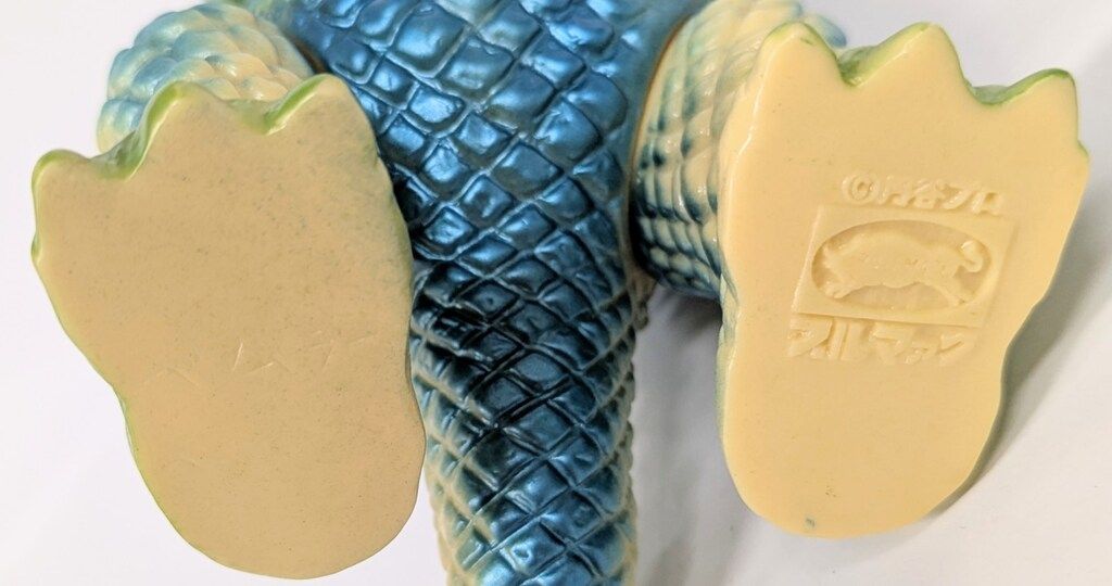 バンダイ 限定復刻 ウルトラマン生誕25周年記念 ブルマァク ベムラー