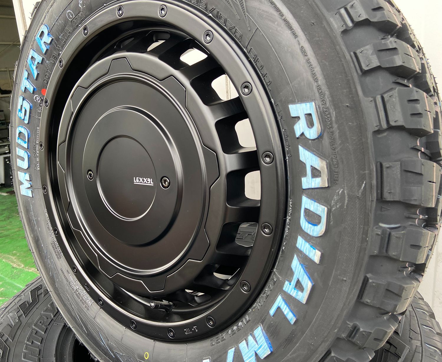 👨‍🦳 205/60R16 新品4本セット工賃込！ ノア・ヴォクシー・プリウス