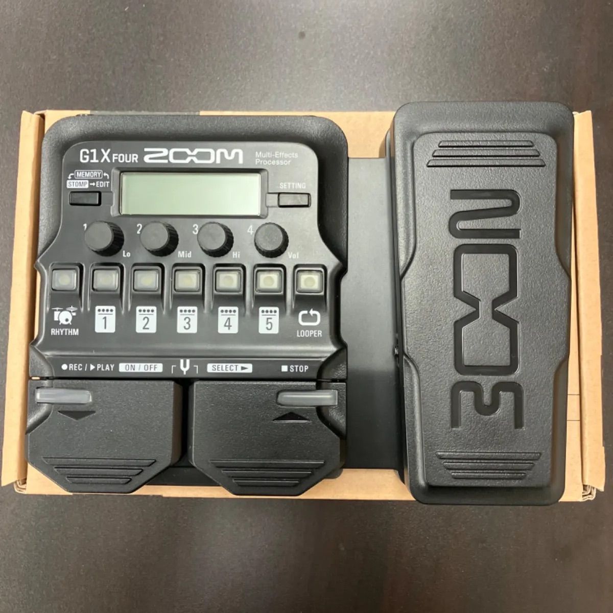 【未使用品】ZOOM G1X FOUR MULTI-EFFECTS PROCESSOR WITH EXPRESSION PEDAL