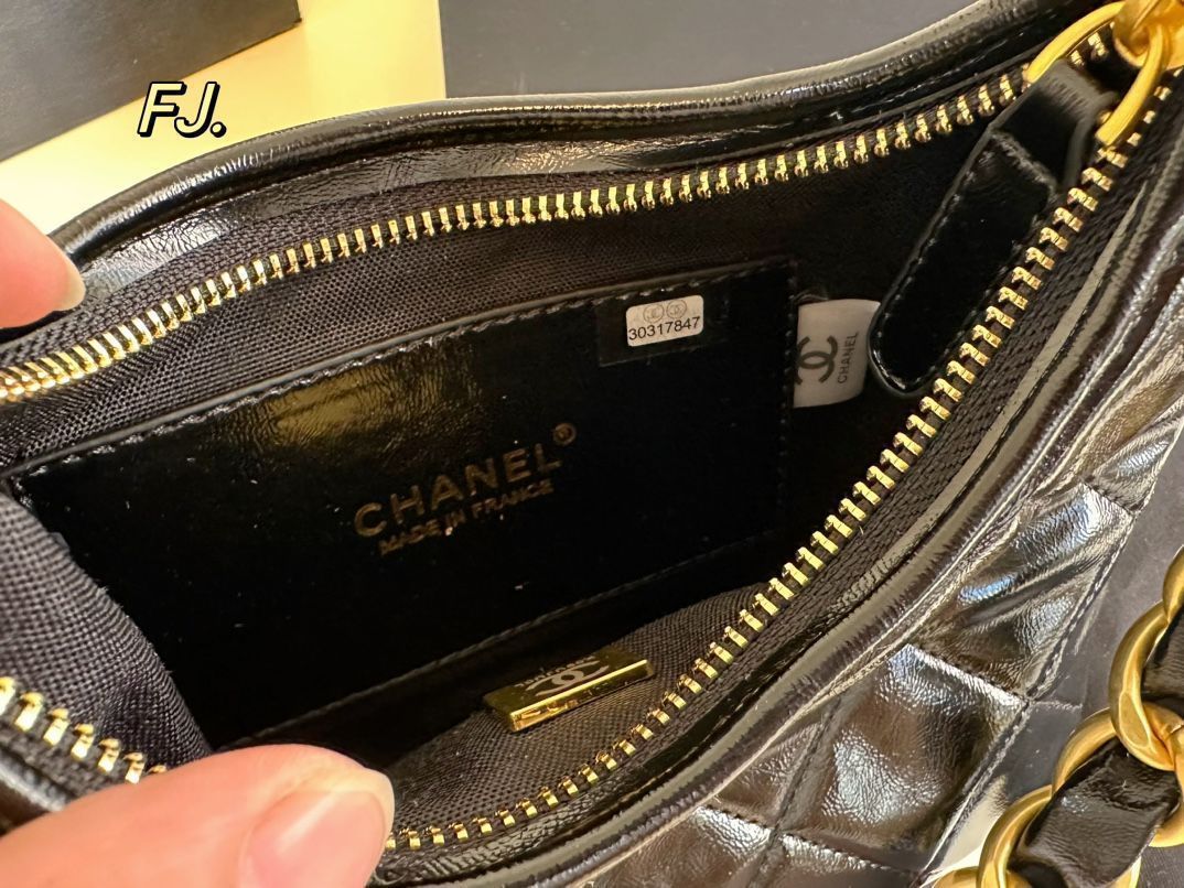 シャネル CHANEL ワックスレザー 両面エアポートバッグ CHANELシャネル24 aオイルワックスレザー流浪ホボ脇バッグ
