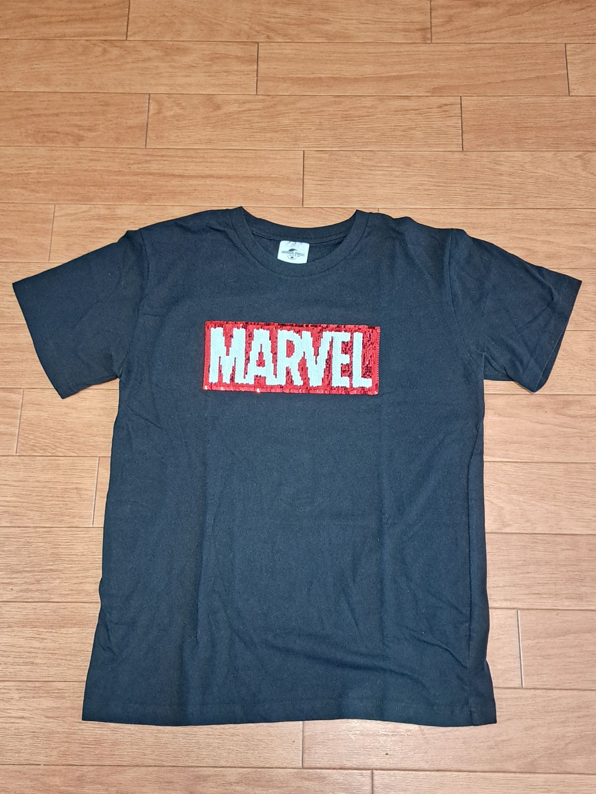 ⭐中古超美品⭐USJ マーベル スパイダーマン スパンコール 切り替え キラキラ Tシャツ M~Lサイズ相当