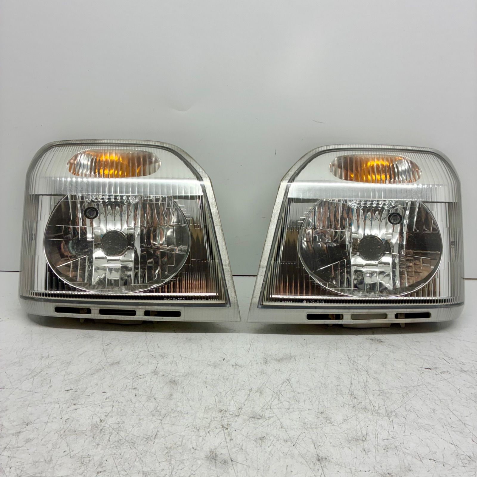 コーティング済 U72V U71T U72T U61V U62V U62T クリッパー ミニキャブ ヘッドライト ランプ レンズ 左右セット LR STANLEY R7562 P70637