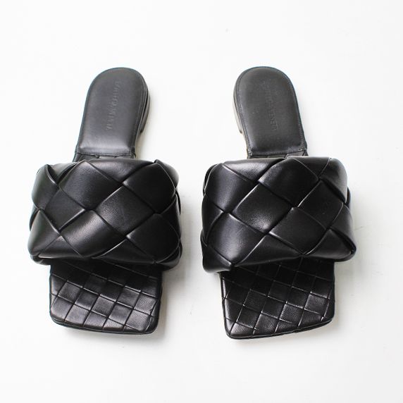 人気アイテム Bottega Veneta ボッテガヴェネタ ザ リド フラット  