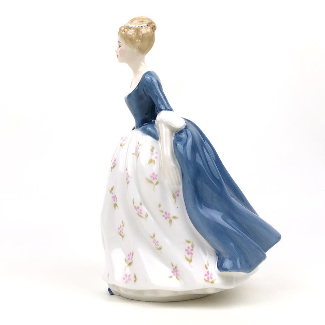 ROYAL DOULTON ロイヤルダルトン／陶器製人形 イギリス製 女性 人形