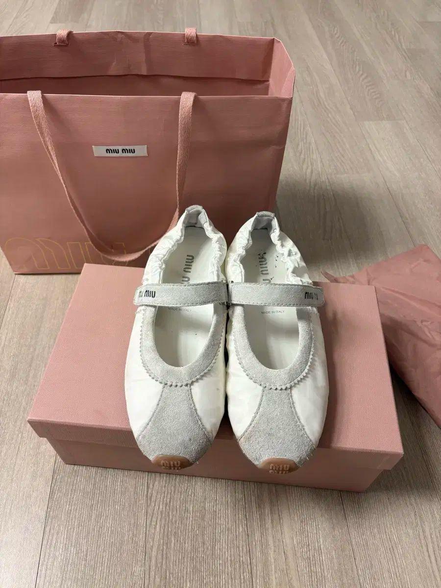 ミュウミュウ スエード