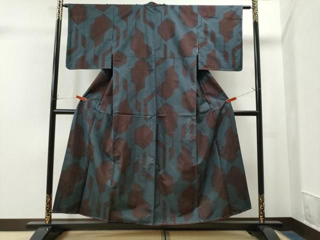 平和屋着物○本場大島紬 7マルキ 吉祥草花文 正絹 逸品 CAAS7219yc