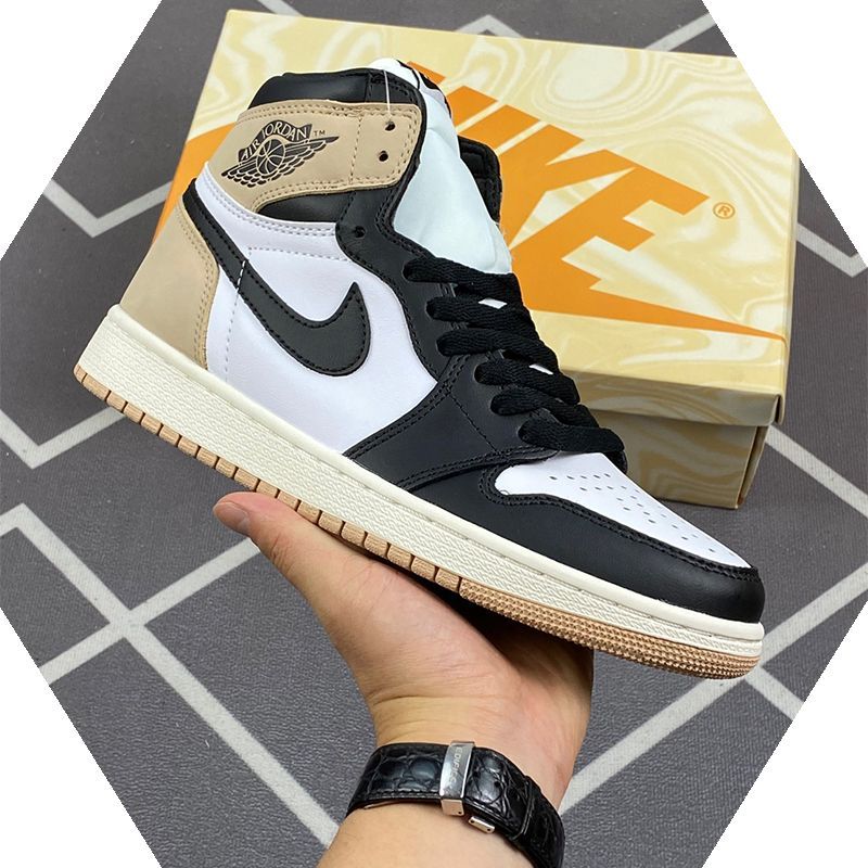 本日の新品は未使用です Nike Jordan Air Jordan 1 Hiqh OG  並行輸入品【FD2596-012】