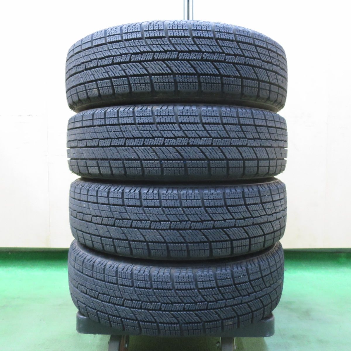 バリ溝！22年！キレイ！9.5分以上☆スタッドレス 155/65R14 ナンカン 