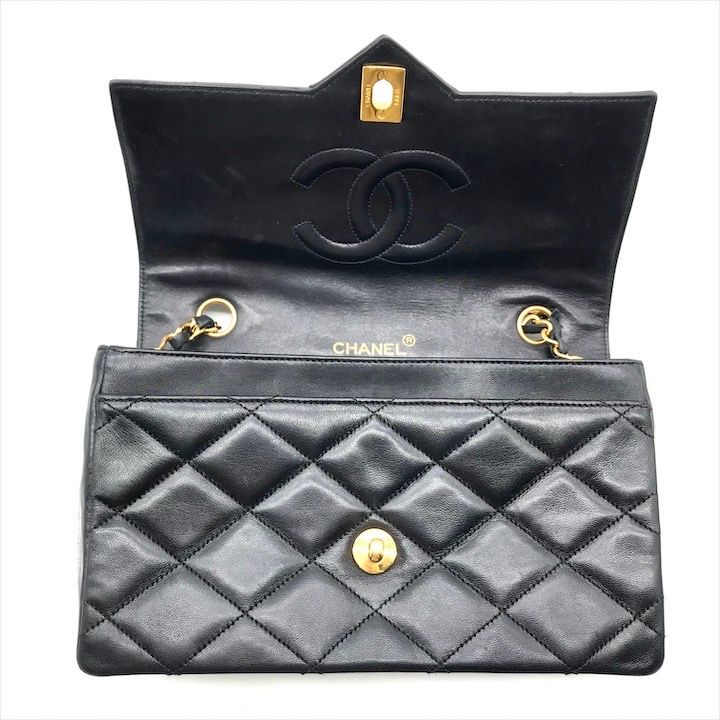CHANEL シャネル