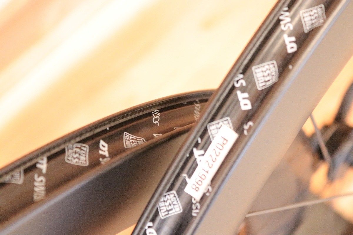 DT SWISS ARC1100 DICUT 240Sハブ DT SWISS ARC 1100 DICUT 62 DB 240ハブ カーボン チューブレス DISC