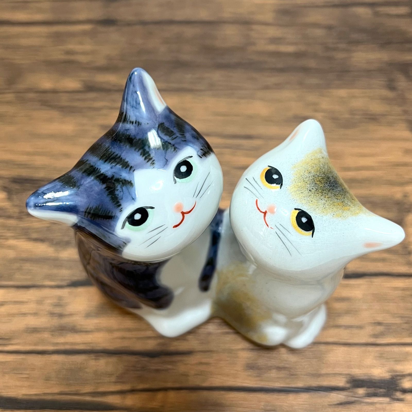 猫　九谷焼 3.8号仲良し猫　紫金釉彩（平三作） 猫 九谷焼 3.8号仲良し猫 紫金釉彩（平三作） - メルカリ
