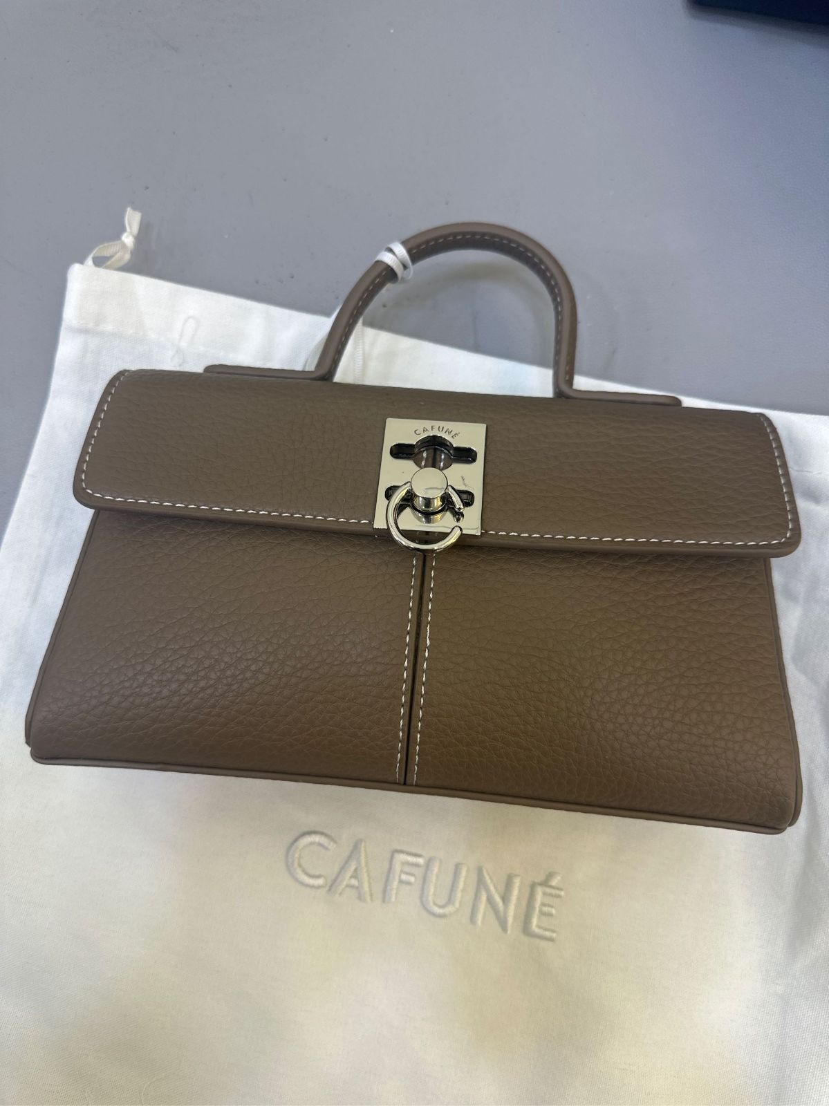 CAFUNE STANCE WALLET ショルダーバッグ ブラウンストーン