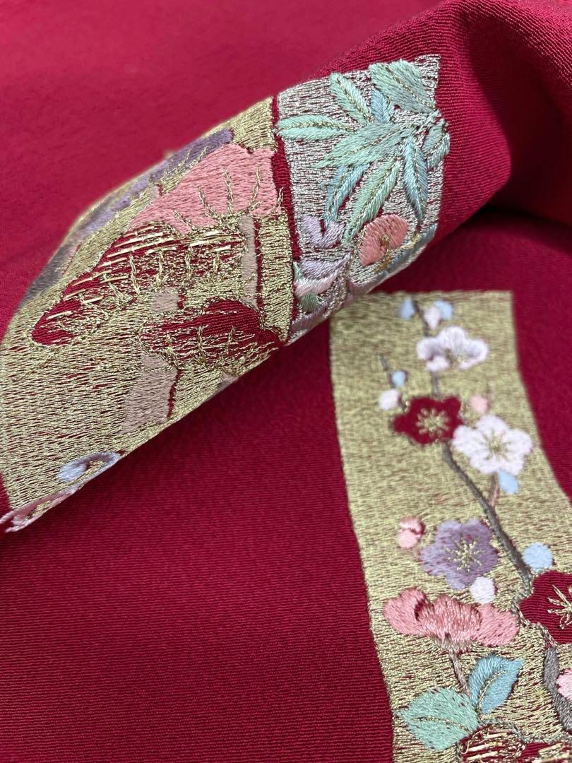 コート地 総刺繍 朱・緋色 正絹 反物 コート地 ふくれ織 紋意匠 朱・緋色 正絹 反物 - メルカリ