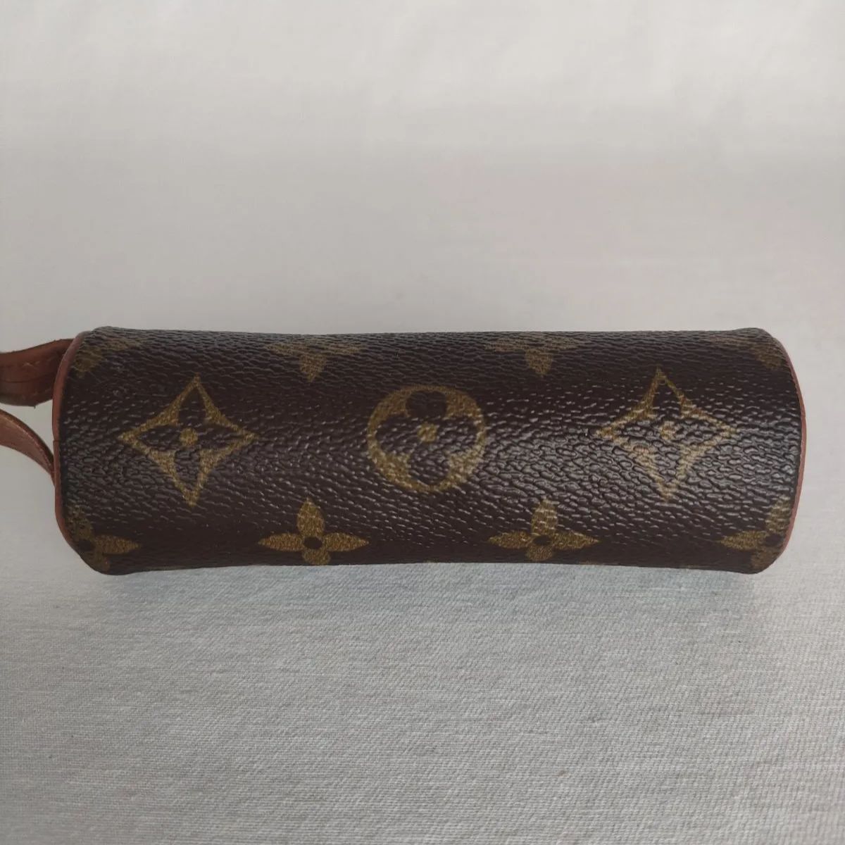 ルイヴィトン ゴルフボール入れ