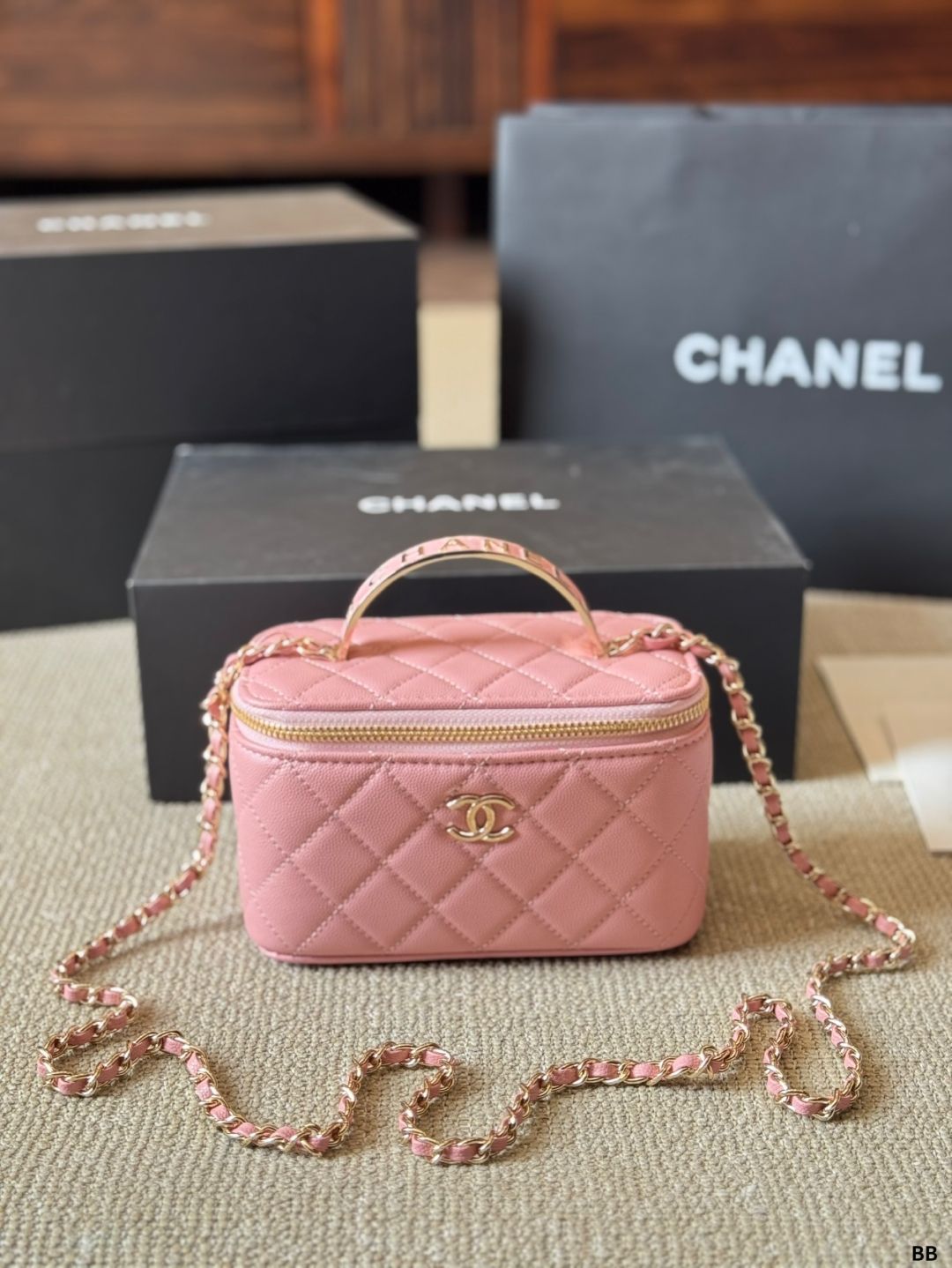 今日特価】Vintage Chanel ボックスバッグ-WTO輸入1 - メルカリ