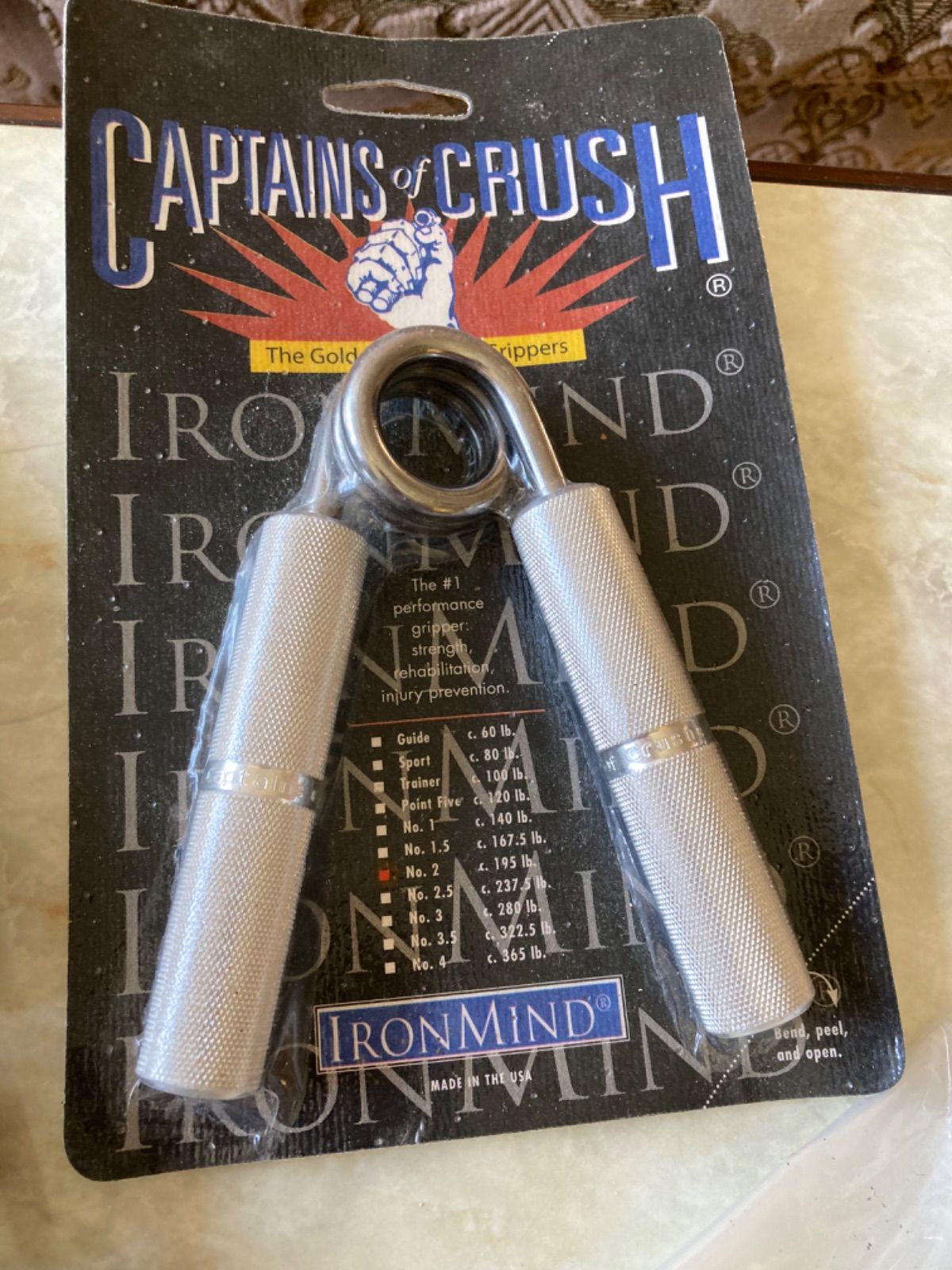 アームレスリング　トレーニング器具　グリッパー