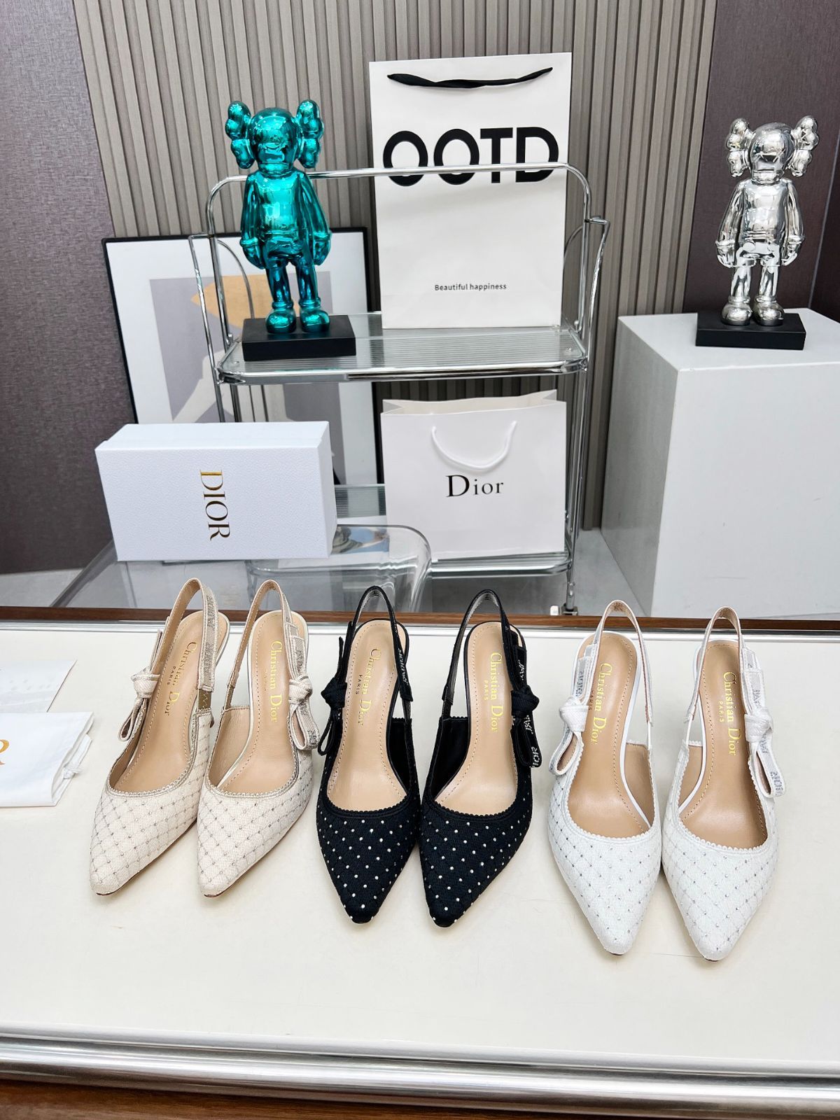 【刺繍デザインが繊細で美しい♪】Dior サンダル Dior 刺繍ハイヒール アルファベットロゴリボンサンダル04-3