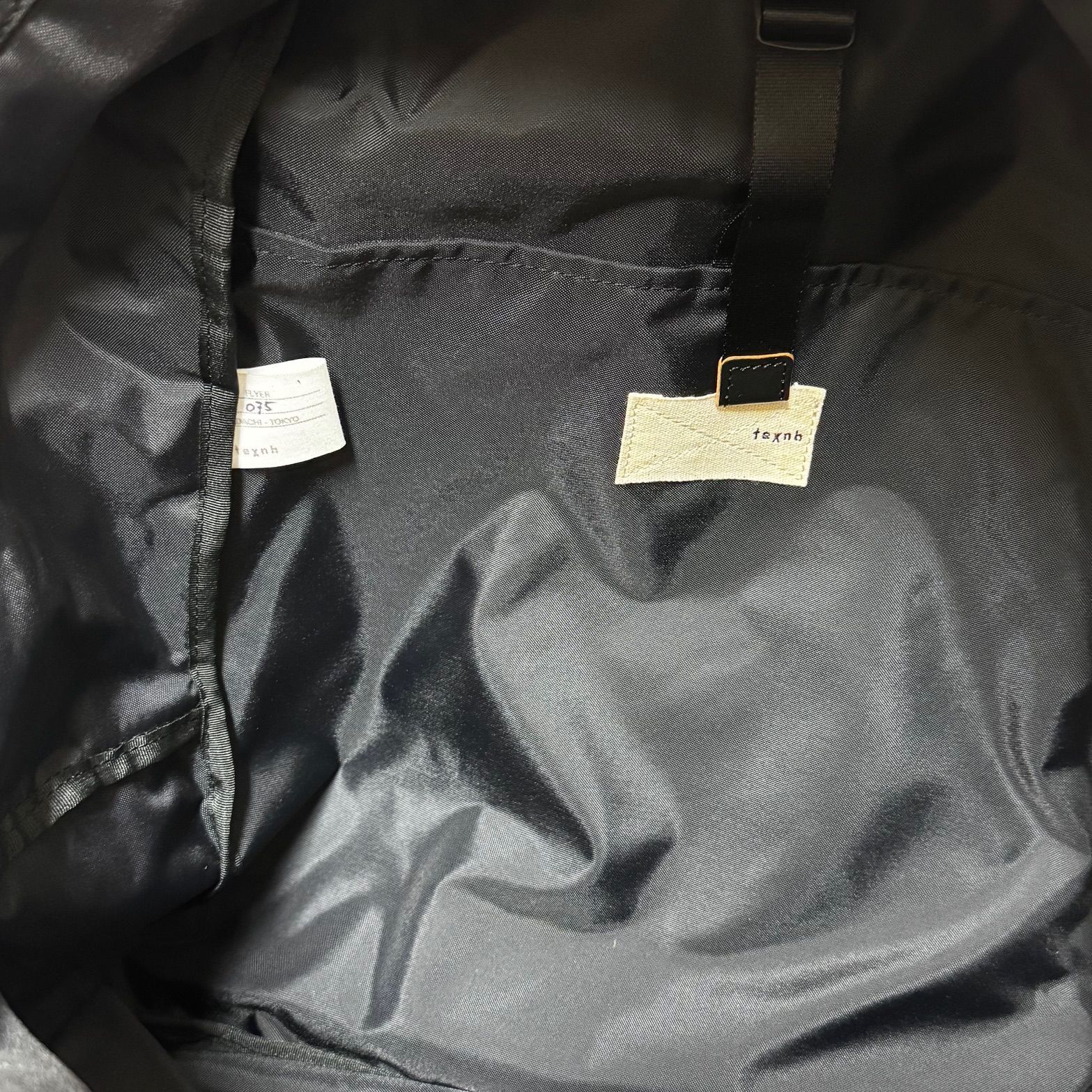 参考上代29700円 未使用品 texnh FLYER/SHRINK-ReNY シュリンク 