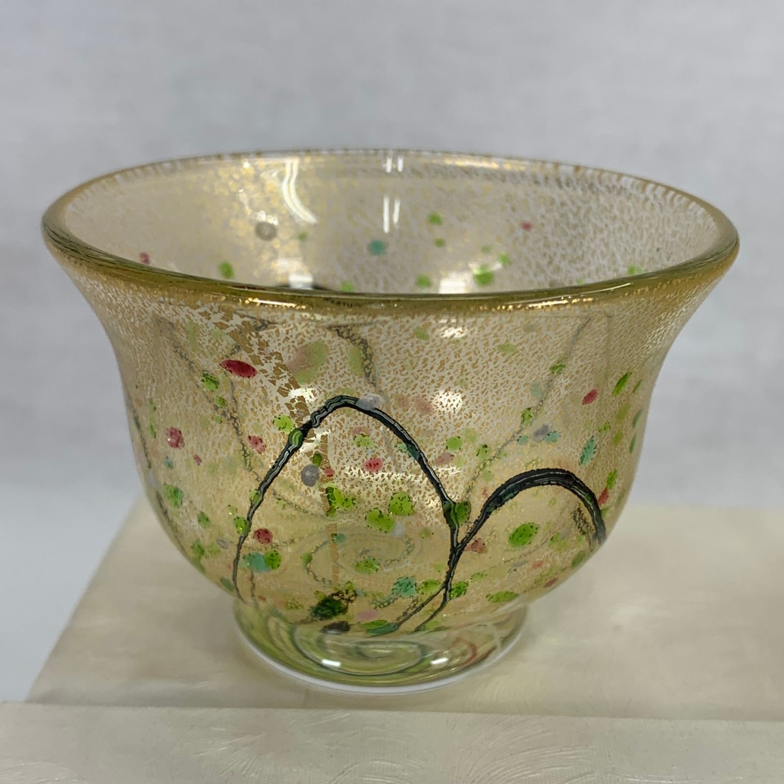 黒木国昭作 グラスアート黒木 ぐい呑み 金彩 黒木国昭 手吹ガラス 酒器