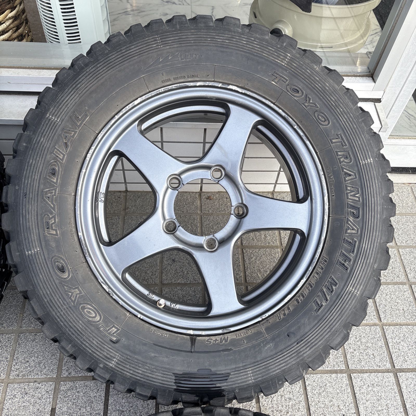 16×5.5J 195r16c