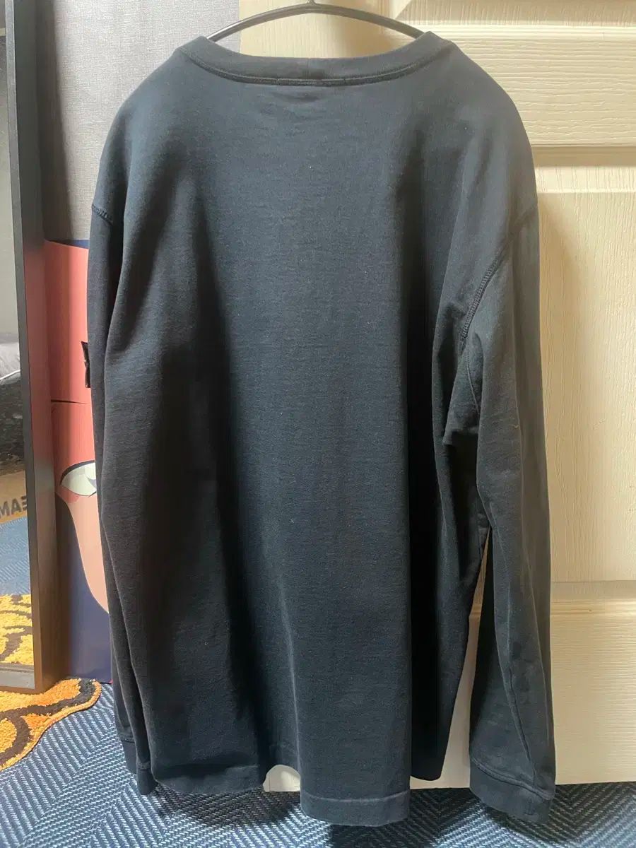長袖 ストーンアイランドtシャツ stoneisland ロンT Mサイズ ブラック