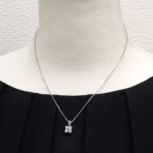 VS2 D0.68ct