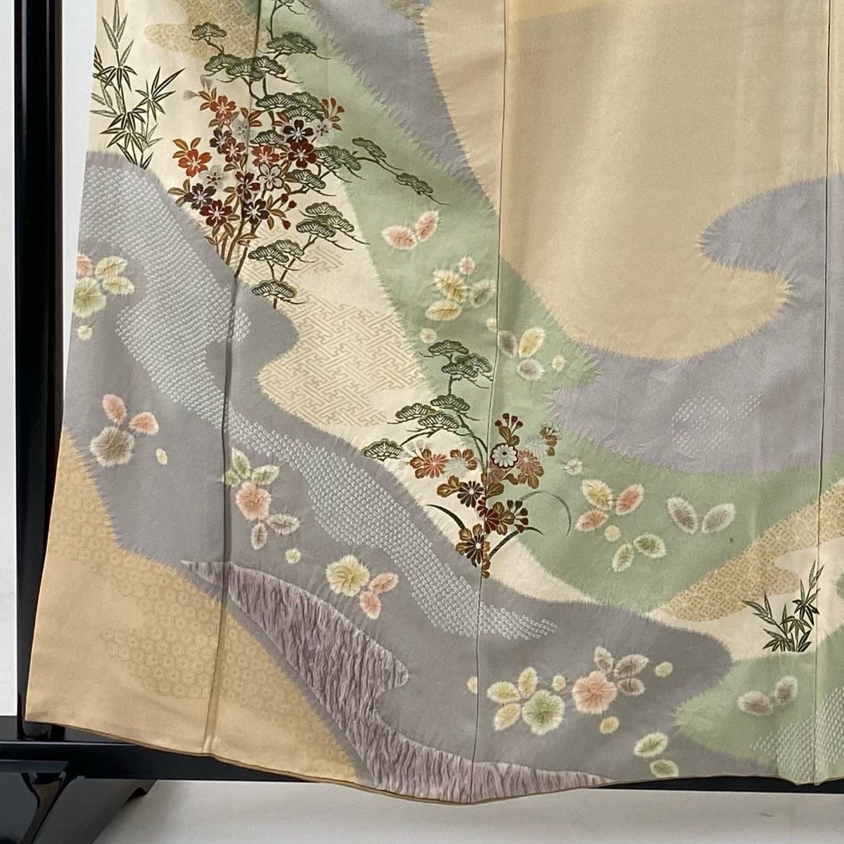 訪問着 身丈161cm 裄丈66cm M 袷 やまと 松 桜 金銀彩 絞り ベージュ 正絹 秀品 【中古】 - メルカリ