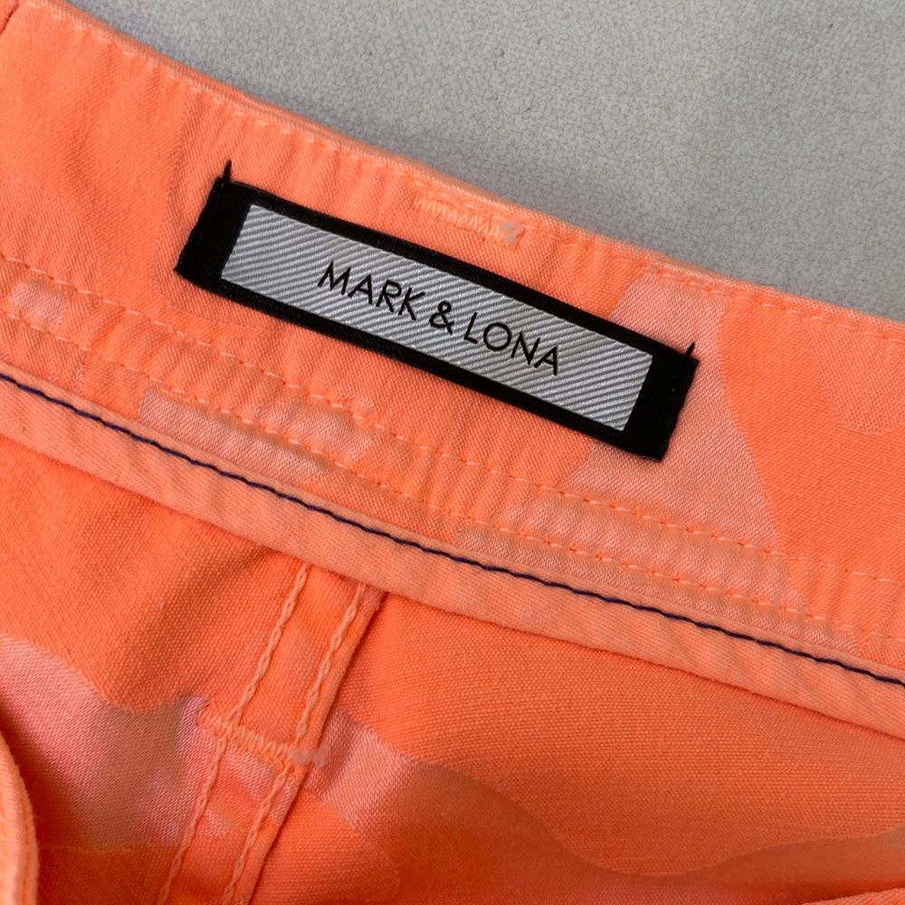 マークアンドロナ