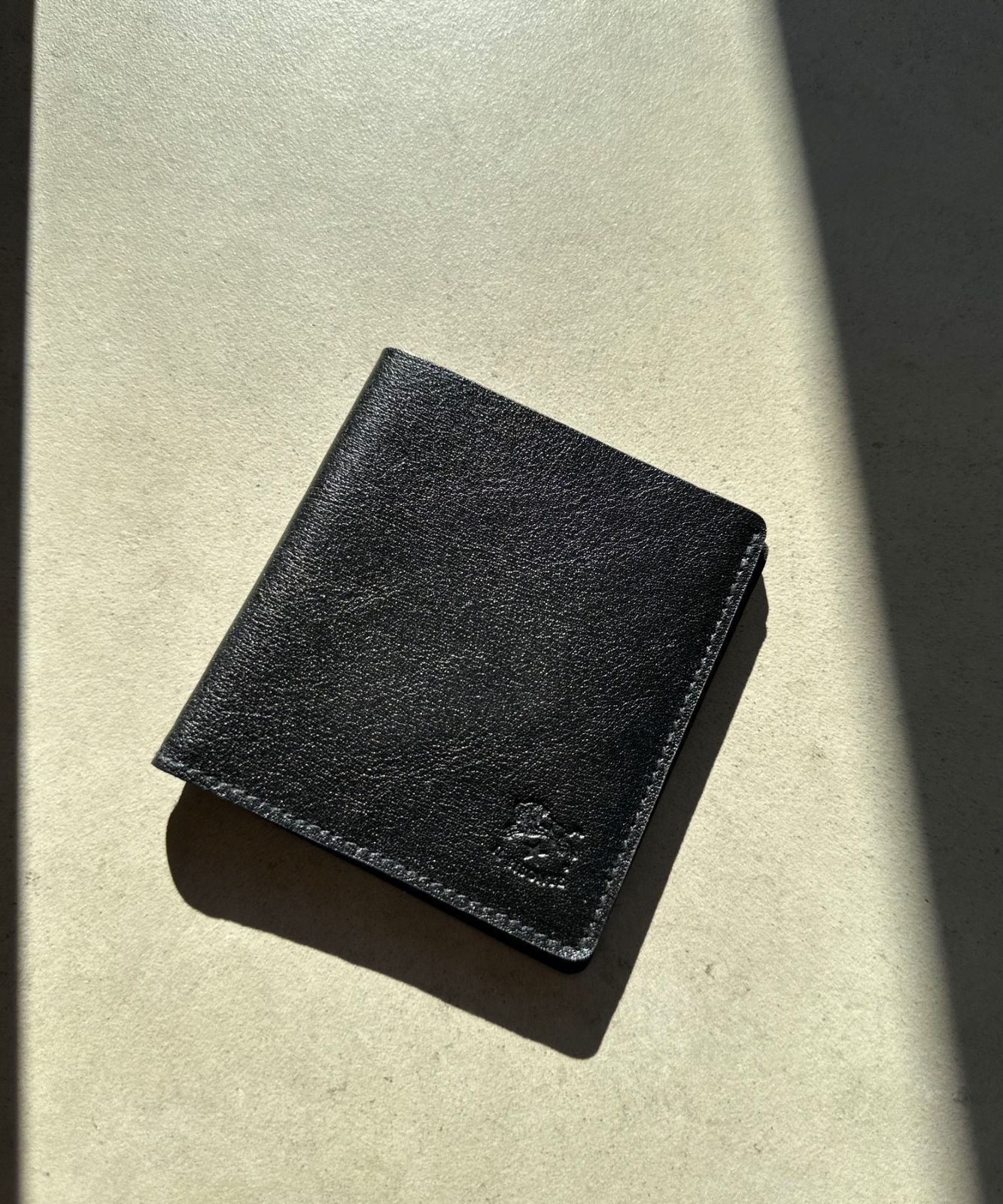 ILBISONTE イルビゾンテ COWHIDE BI-FOLD WALLET