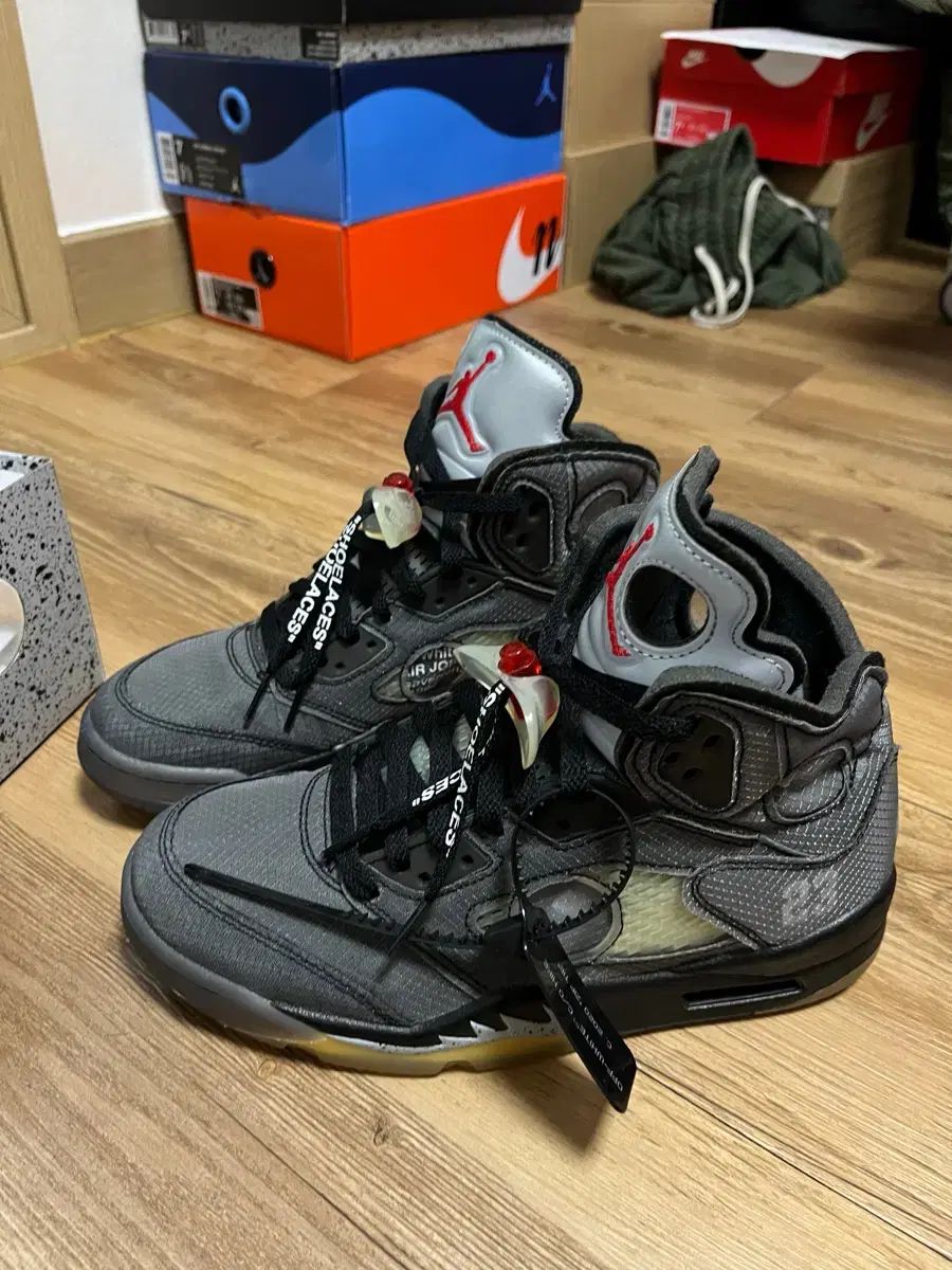 オフホワイト ジョーダン 5 モスリン 255 ほぼ新品