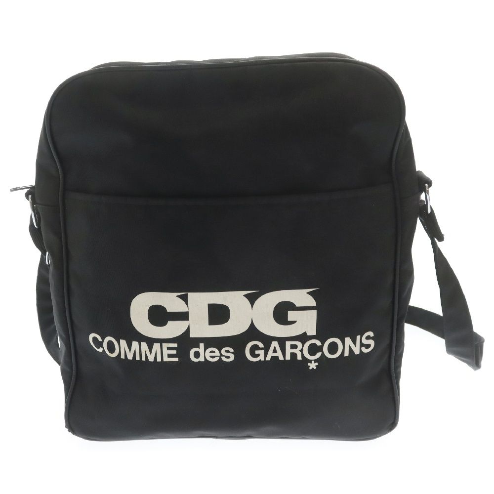 COMME des GARCONS (コムデギャルソン) GOOD DESIGN SHOP グッドデザインショップ ロゴプリントショルダーバッグ ナイロン ブラック